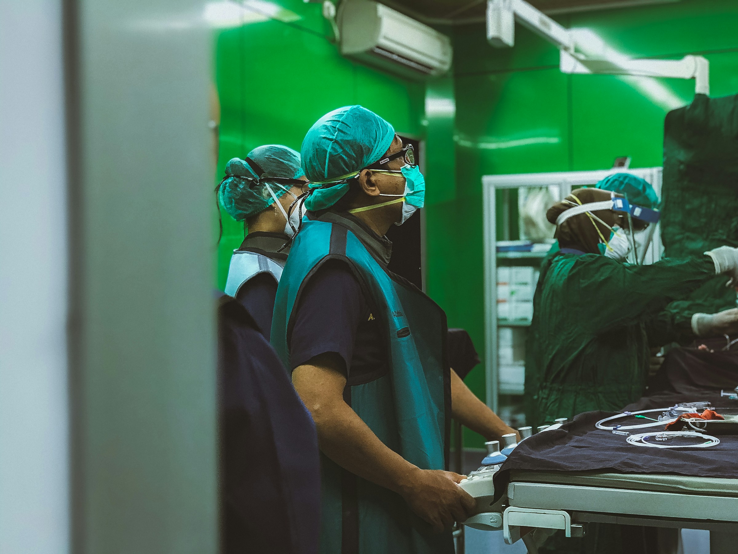 toutes-les-grandes-enseignes-du-secteur-medical-telles-que-tena-et-3m-sont-disponibles-sur-www-robe-materiel-medical-com